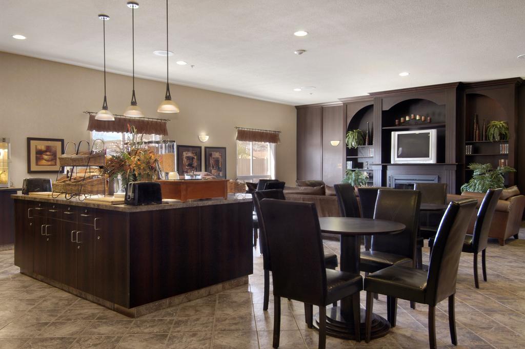 Ramada By Wyndham Drumheller Hotel & Suites Interiør bilde